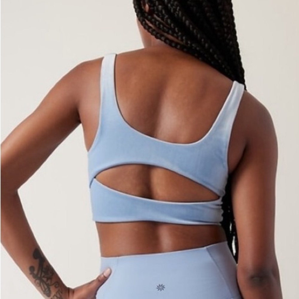 Athleta Velvet Cut Out Crop light blue workout gym lounge wear sz xs